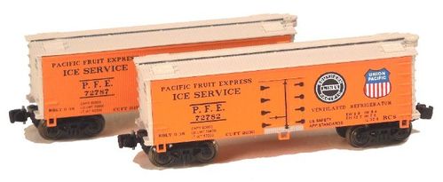 Pacific Fruit Express - ICE Service - 34' Woodside updated Reefer Set #1