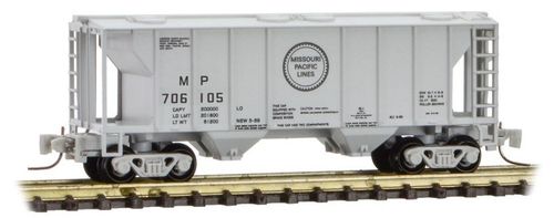 Missouri Pacific PS-2 Two-Bay Covered Hopper #706105